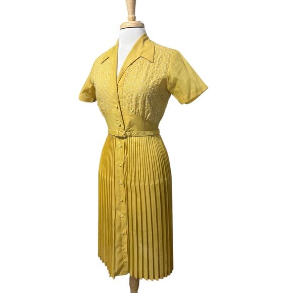 Vintage 1950s Yellow Gold Belted Pleated Embroidered Trad Day Dress - Picture 3 of 7